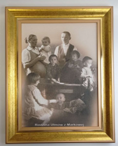 Obraz na płótnie w ramie -  Rodzina Ulmów  50 X 40 cm